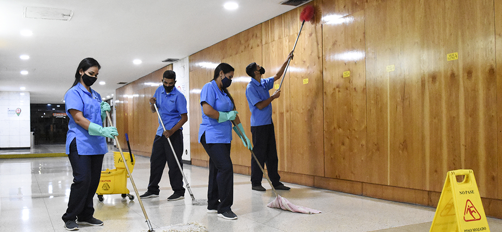 MOPAS - Limpieza de suelos en oficinas, edificios y locales comerciales en  Caracas. Contamos con un equipo de profesionales expertos en limpieza de  suelos para Locales Comerciales, Estacionamientos, Colegios, Gimnasios,  Grandes Superficies.